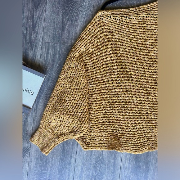 Free people oversized loose knit Dolman batwing layering cold shoulder sweater L - Picture 4 of 9